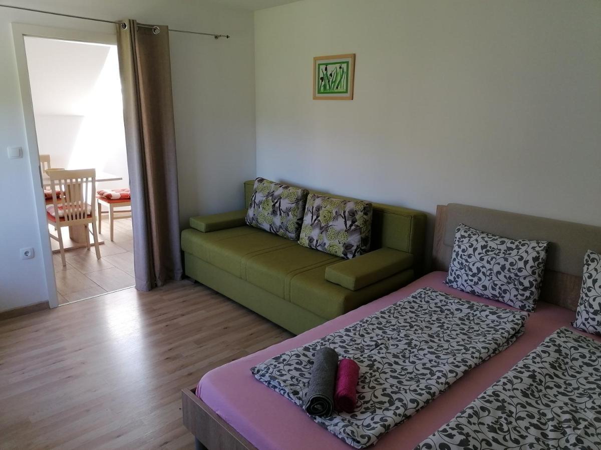 Apartment Marjetka 지로브니차 외부 사진